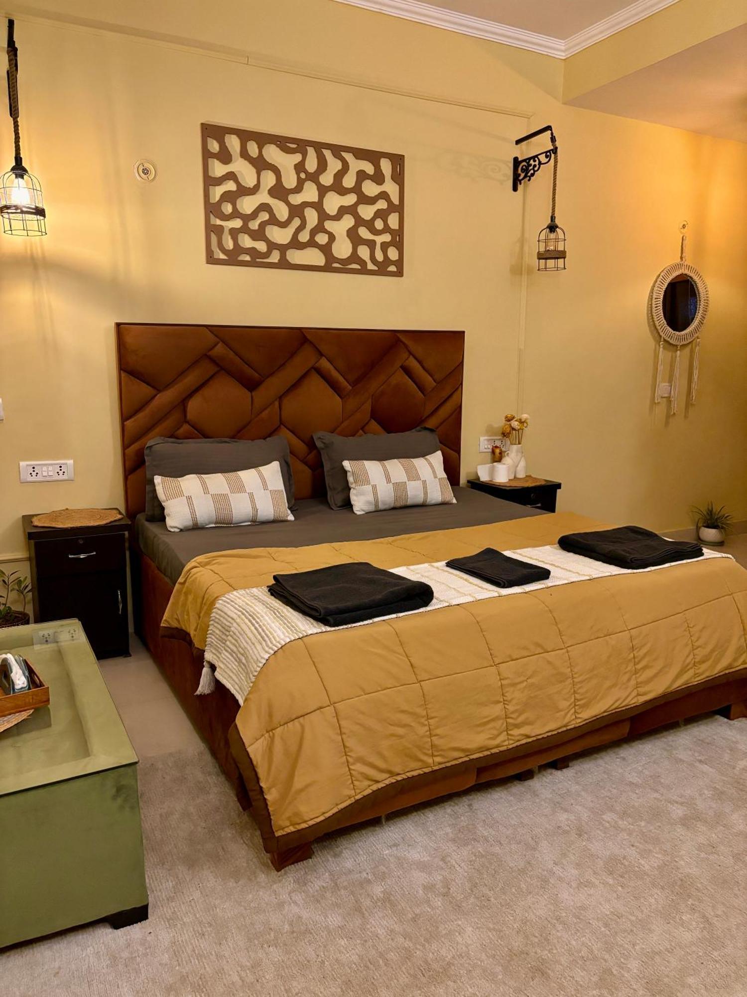 Atharva'S Homestay By Goaround Homes - Nehru Enclave Metro, South Delhi New Delhi Eksteriør bilde