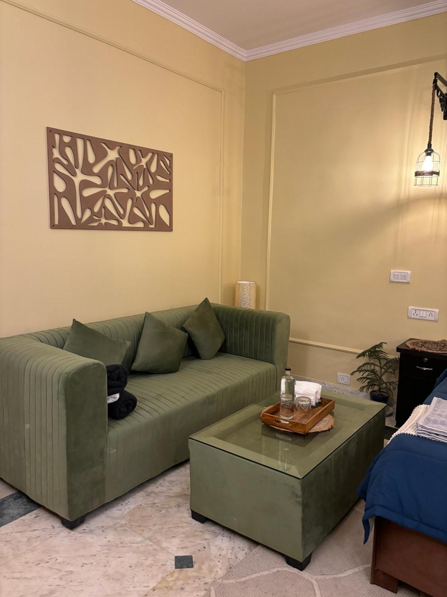 Atharva'S Homestay By Goaround Homes - Nehru Enclave Metro, South Delhi New Delhi Eksteriør bilde