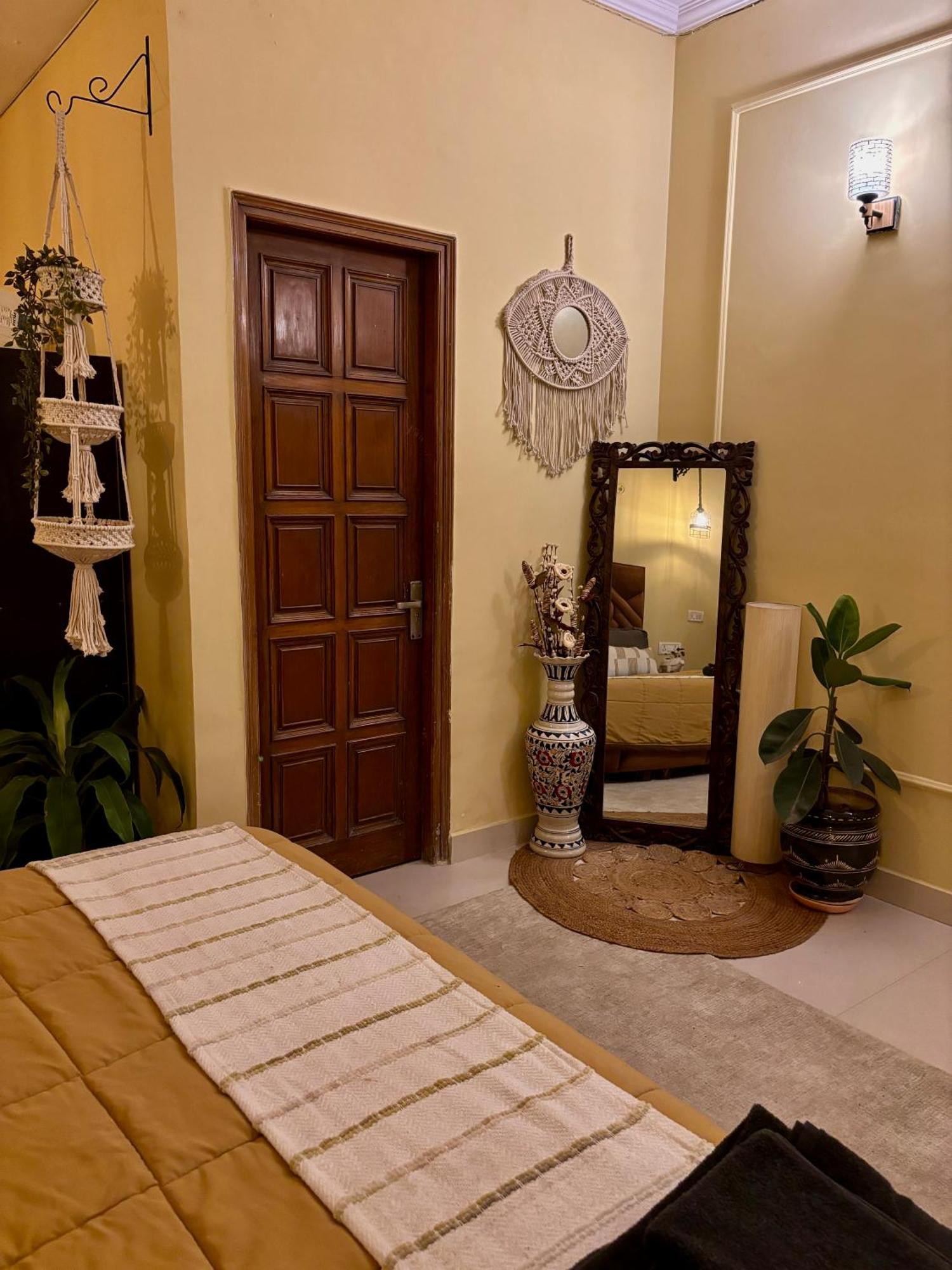 Atharva'S Homestay By Goaround Homes - Nehru Enclave Metro, South Delhi New Delhi Eksteriør bilde