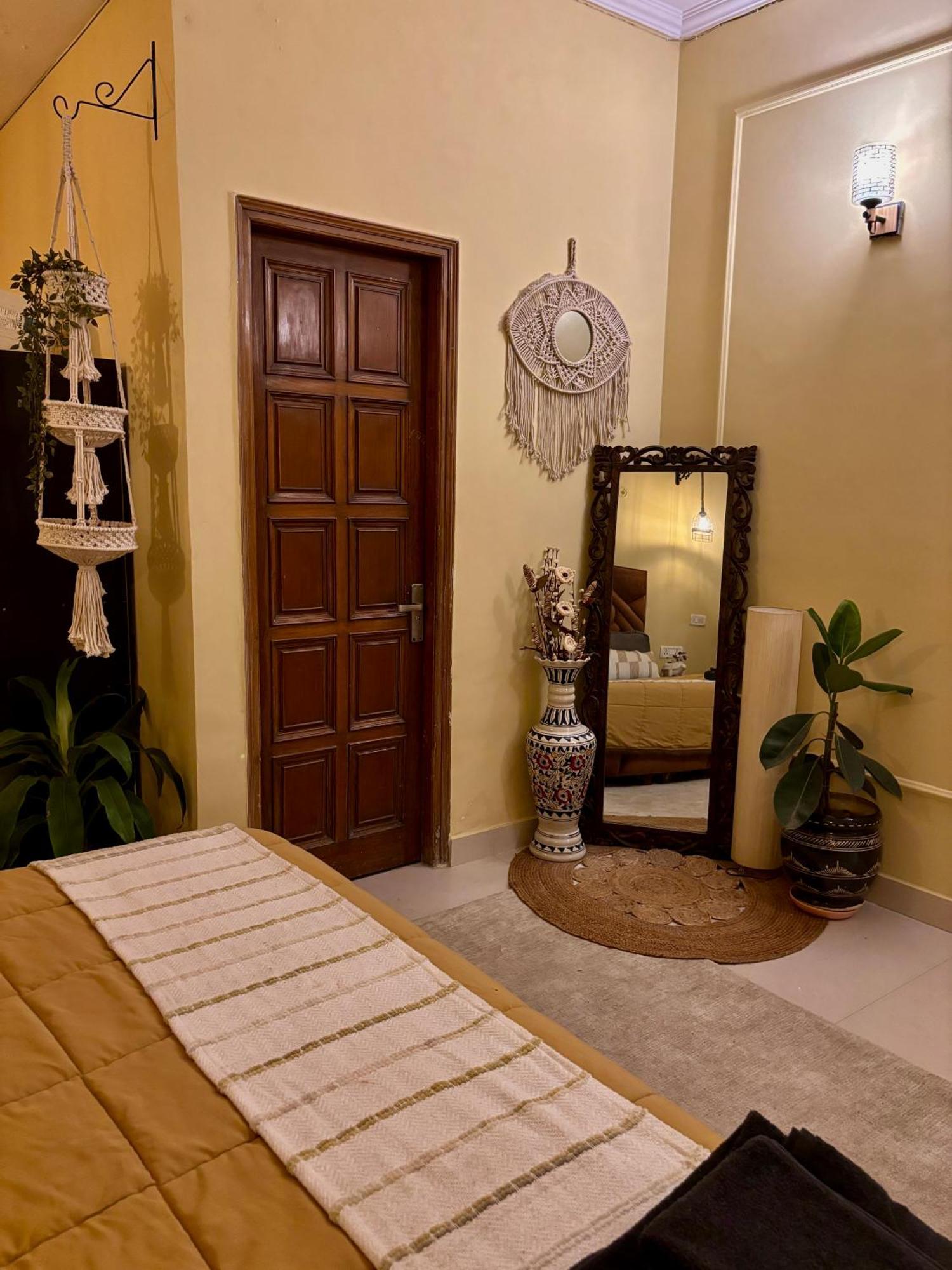 Atharva'S Homestay By Goaround Homes - Nehru Enclave Metro, South Delhi New Delhi Eksteriør bilde