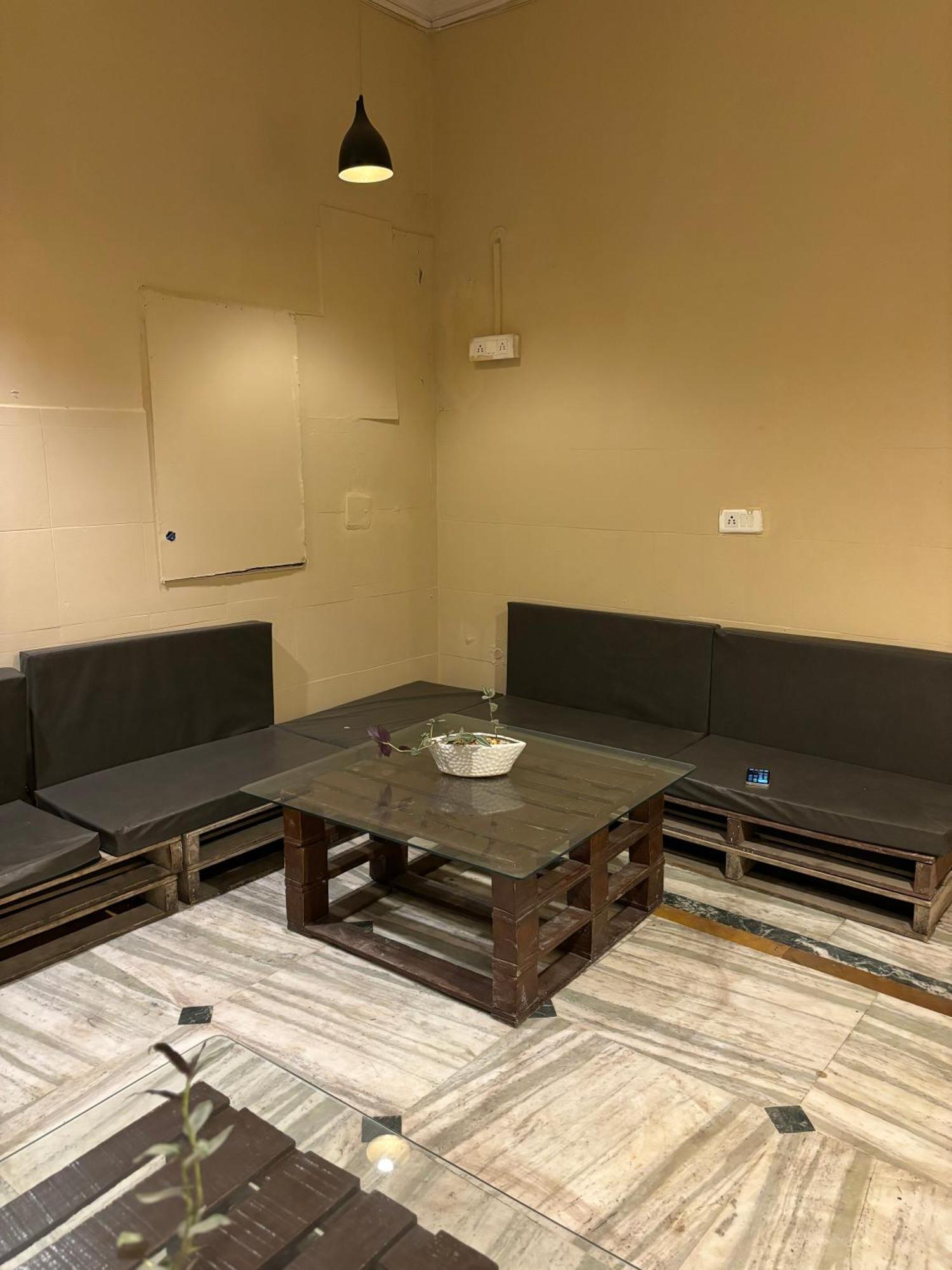 Atharva'S Homestay By Goaround Homes - Nehru Enclave Metro, South Delhi New Delhi Eksteriør bilde