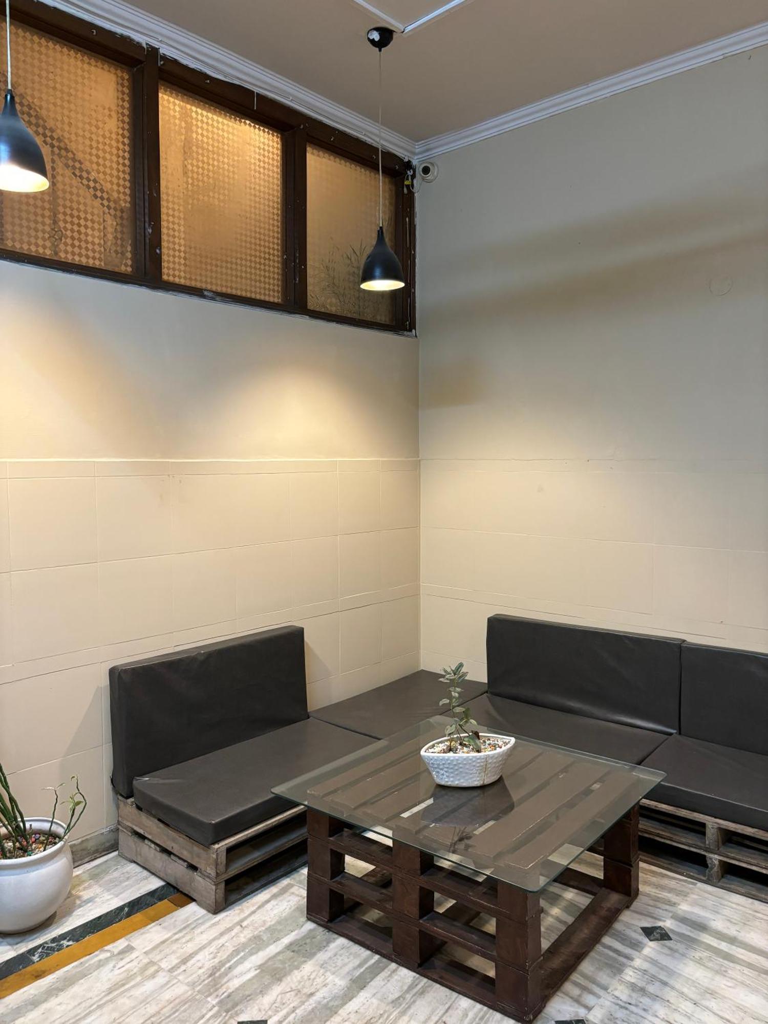 Atharva'S Homestay By Goaround Homes - Nehru Enclave Metro, South Delhi New Delhi Eksteriør bilde