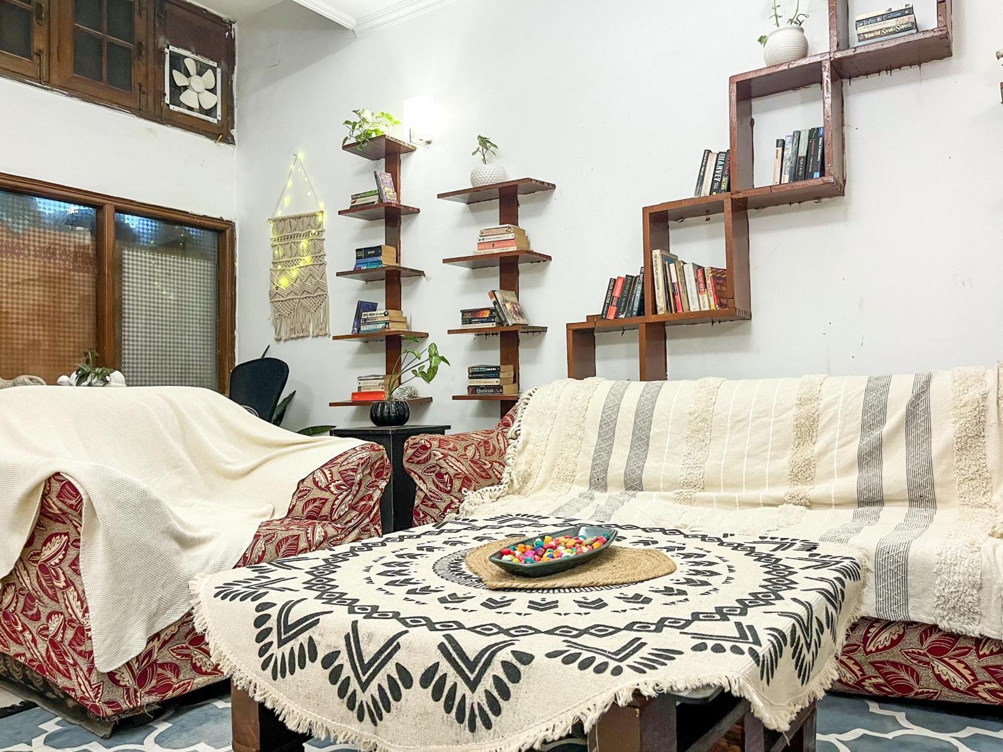 Atharva'S Homestay By Goaround Homes - Nehru Enclave Metro, South Delhi New Delhi Eksteriør bilde